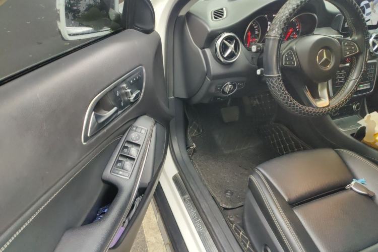 Used Mercedes-Benz GLA 2018 GLA 200 Sport Edition Driver Seat