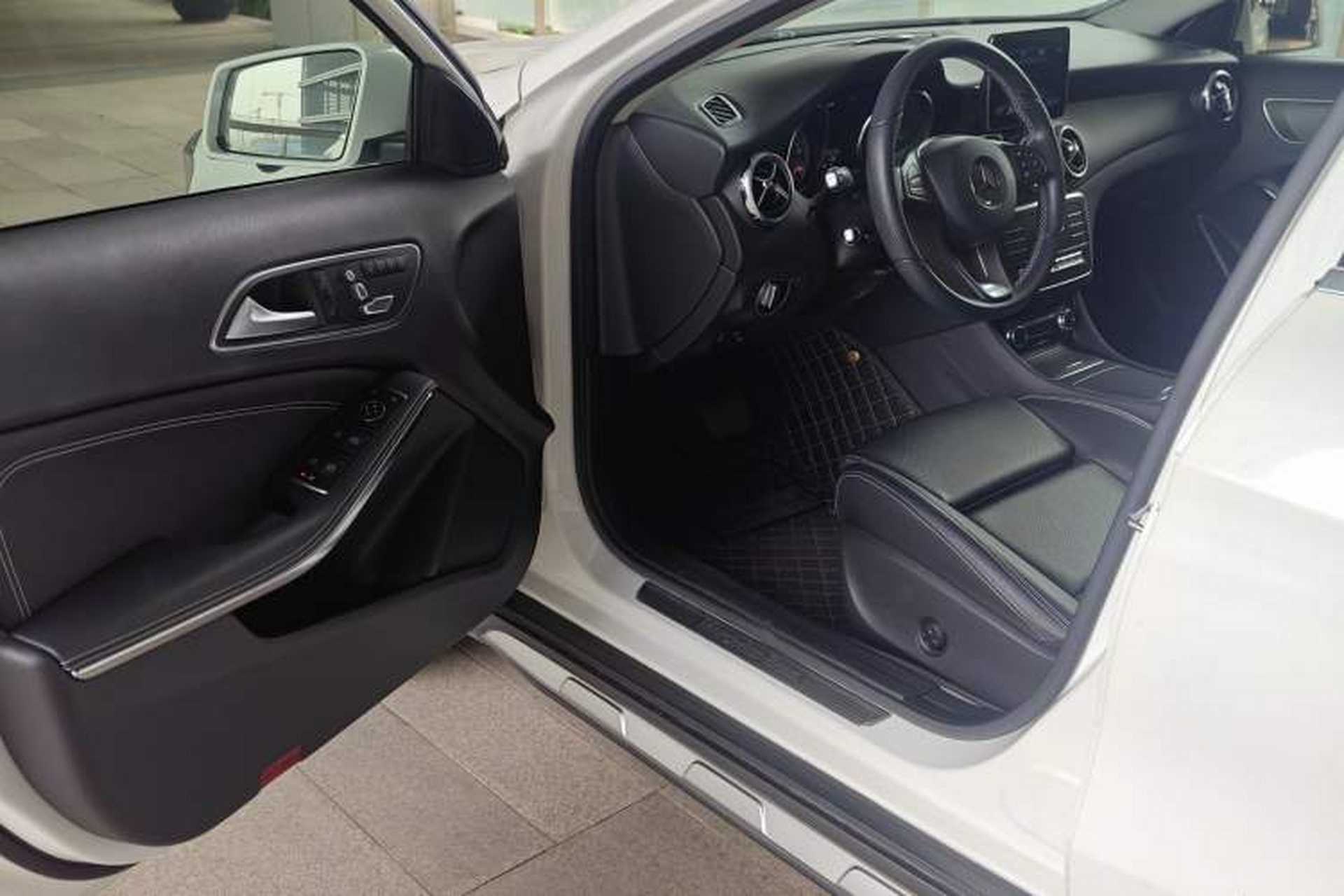 Used Mercedes-Benz GLA 2018 GLA 200 Sport Edition Driver Seat