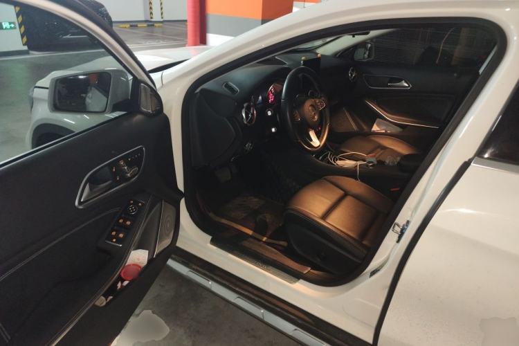 Used Mercedes-Benz GLA 2018 GLA 200 Sport Edition Driver Seat