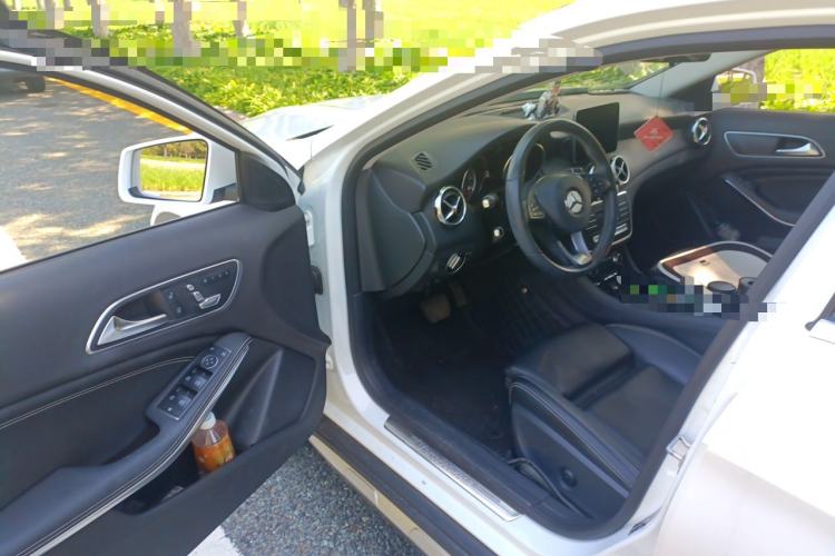 Used Mercedes-Benz GLA 2018 GLA 200 Sport Edition Driver Seat