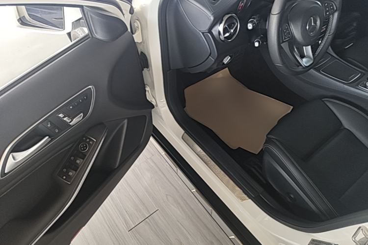 Used Mercedes-Benz GLA 2018 GLA 200 Fashion Model Driver Seat