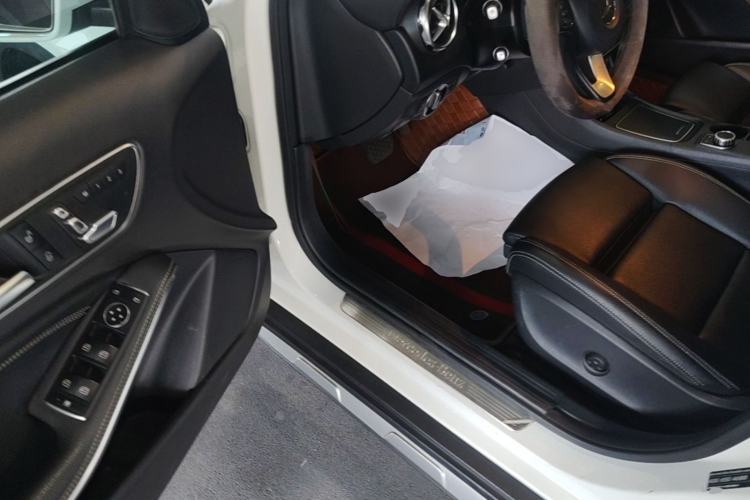 Used Mercedes-Benz GLA 2018 GLA 200 Sport Edition Driver Seat