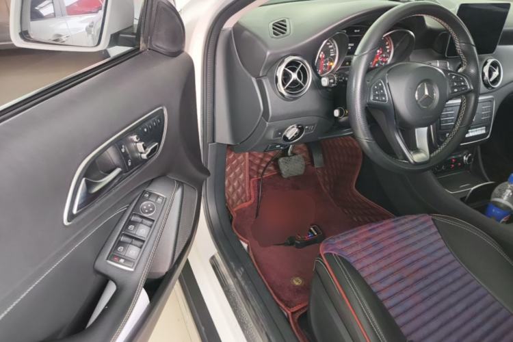 Used Mercedes-Benz GLA 2018 GLA 200 Sport Edition Driver Seat