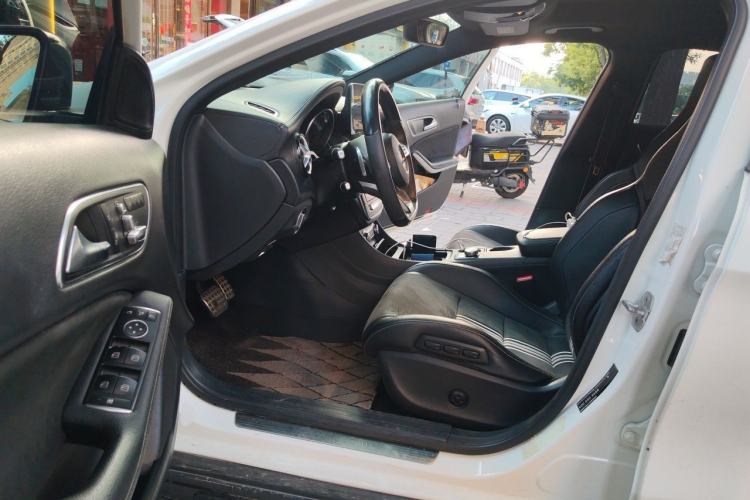 Used Mercedes-Benz GLA 2018 GLA 200 Polar Limited Edition Driver Seat