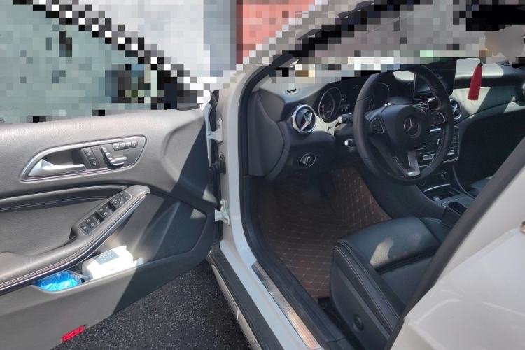 Used Mercedes-Benz GLA 2018 GLA 200 Sport Edition Driver Seat