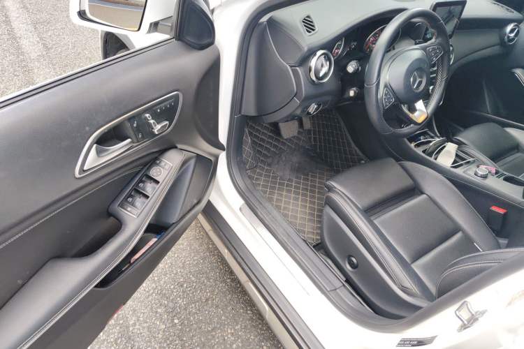 Used Mercedes-Benz GLA 2018 GLA 200 Fashion Model Driver Seat
