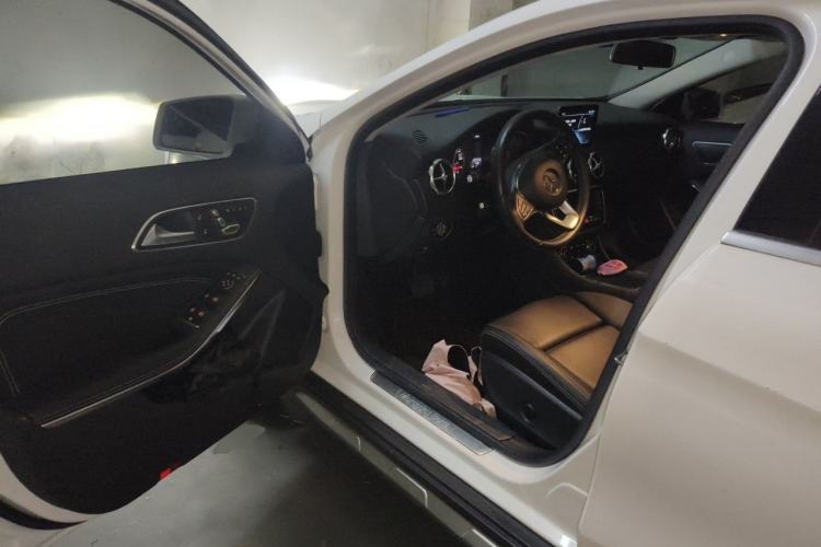 Used Mercedes-Benz GLA 2018 GLA 200 Fashion Model Driver Seat
