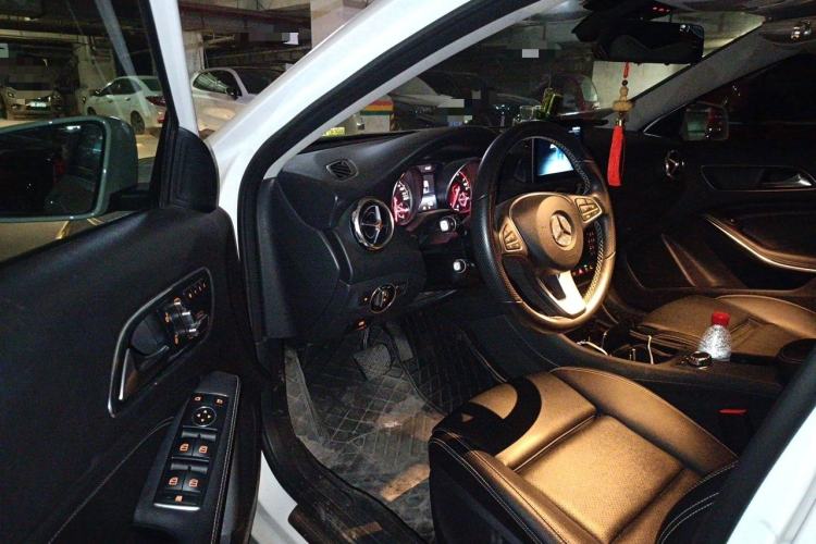 Used Mercedes-Benz GLA 2018 GLA 200 Sport Edition Driver Seat