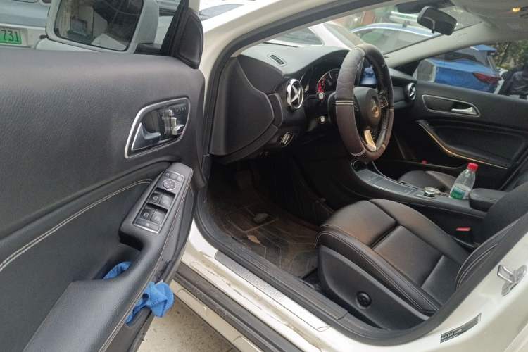 Used Mercedes-Benz GLA 2018 GLA 200 Sport Edition Driver Seat