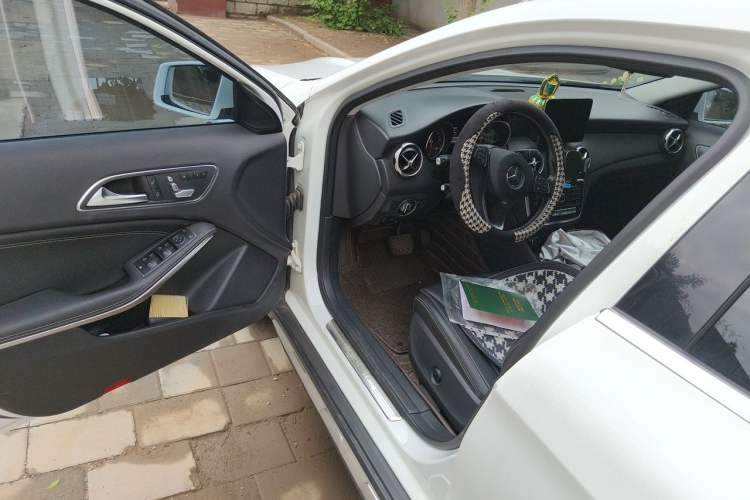 Used Mercedes-Benz GLA 2018 GLA 200 Sport Edition Driver Seat