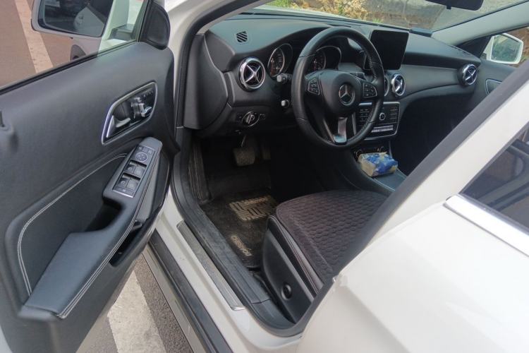 Used Mercedes-Benz GLA 2018 GLA 200 Sport Edition Driver Seat