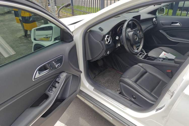 Used Mercedes-Benz GLA 2018 GLA 200 Fashion Model Driver Seat