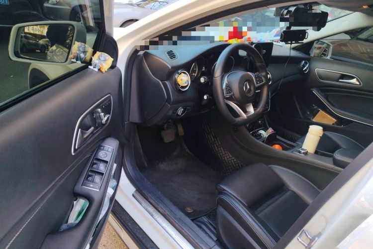 Used Mercedes-Benz GLA 2018 GLA 200 Sport Edition Driver Seat