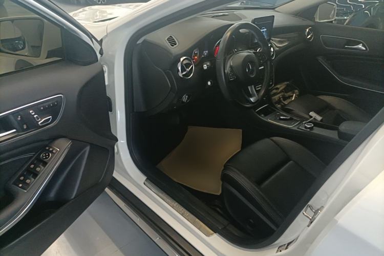Used Mercedes-Benz GLA 2018 GLA 200 Fashion Model Driver Seat