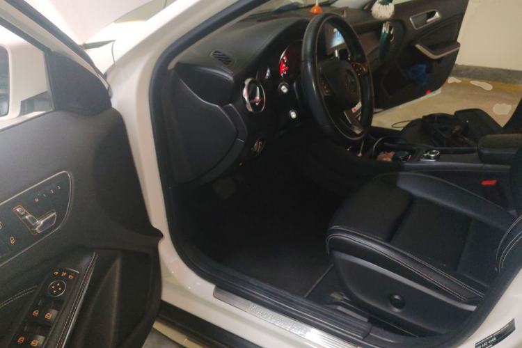 Used Mercedes-Benz GLA 2018 GLA 200 Fashion Model Driver Seat