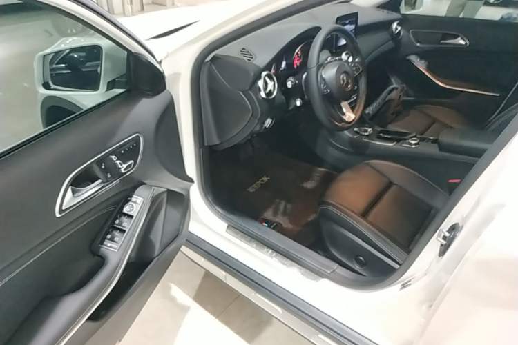 Used Mercedes-Benz GLA 2018 GLA 200 Fashion Model Driver Seat