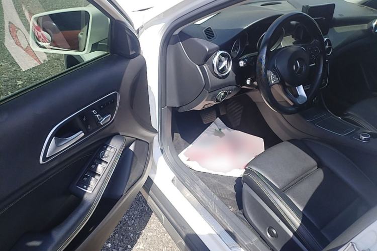 Used Mercedes-Benz GLA 2018 GLA 200 Sport Edition Driver Seat