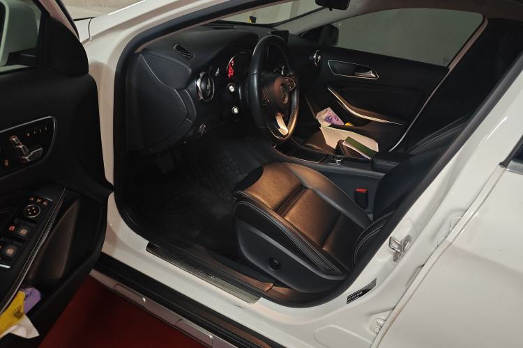 Used Mercedes-Benz GLA 2018 GLA 200 Fashion Model Driver Seat