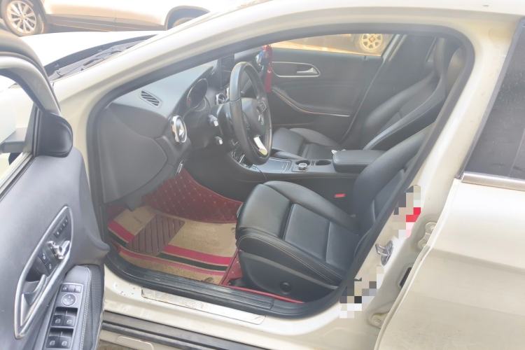 Used Mercedes-Benz GLA 2018 GLA 200 Sport Edition Driver Seat
