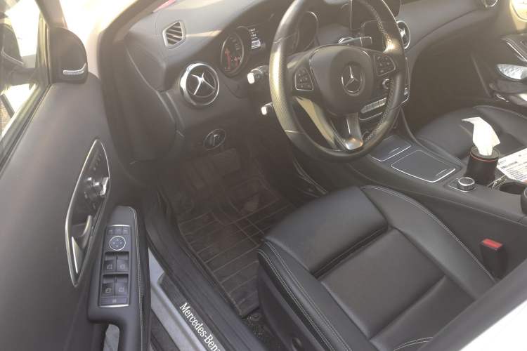 Used Mercedes-Benz GLA 2018 GLA 220 4MATIC Sport Edition Driver Seat