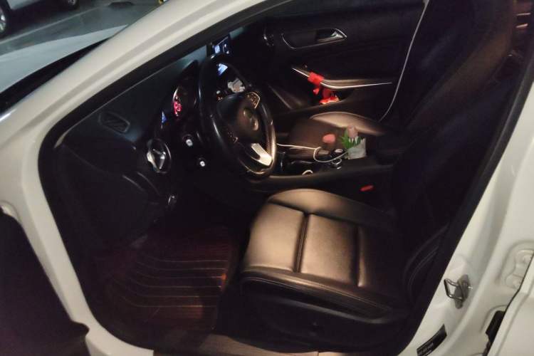 Used Mercedes-Benz GLA 2018 GLA 200 Sport Edition Driver Seat