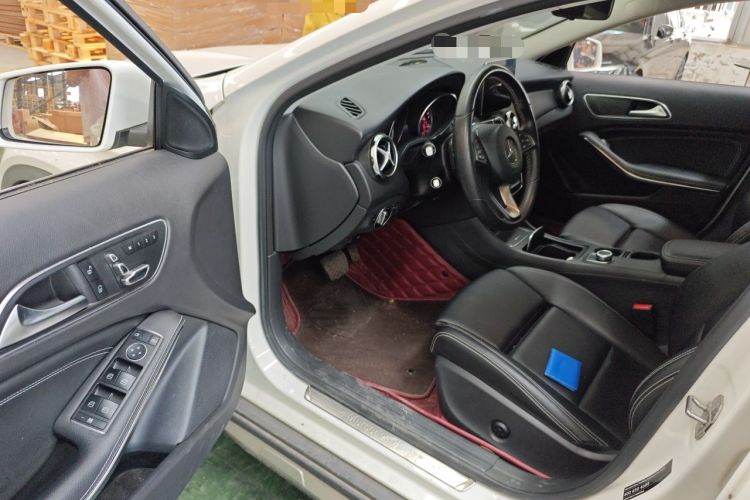 Used Mercedes-Benz GLA 2018 GLA 200 Sport Edition Driver Seat