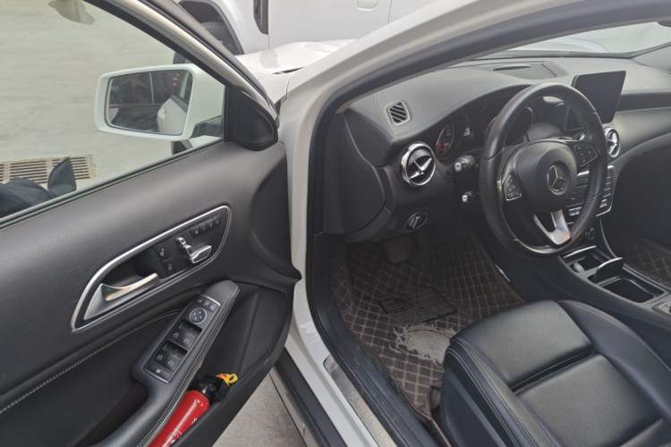 Used Mercedes-Benz GLA 2018 GLA 200 Fashion Model Driver Seat