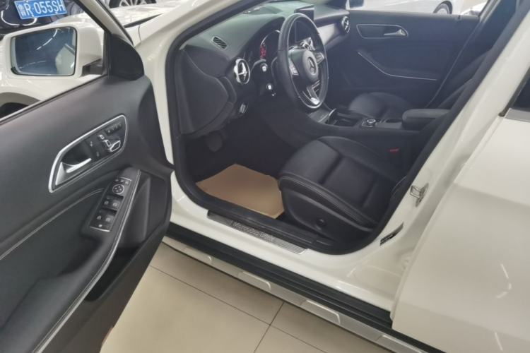 Used Mercedes-Benz GLA 2018 GLA 200 Fashion Model Driver Seat