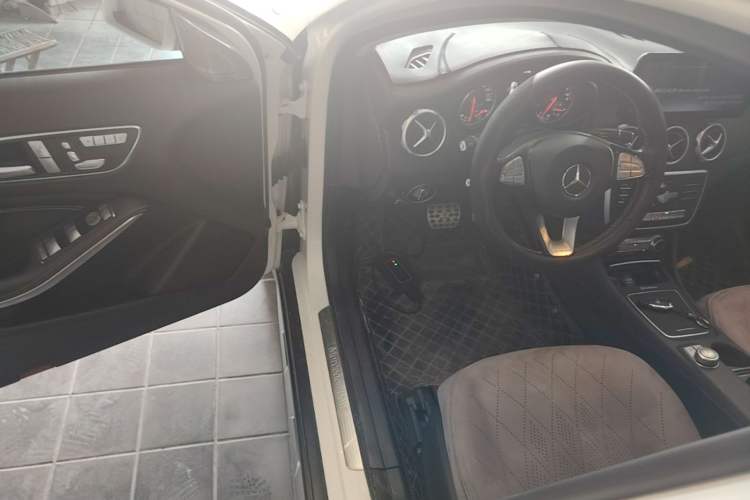 Used Mercedes-Benz GLA 2018 GLA 200 Fashion Model Driver Seat