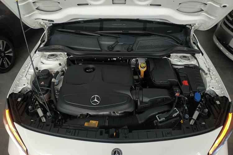 Used Mercedes-Benz GLA 2018 GLA 200 Fashion Model Engine Bay