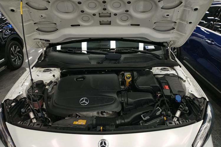 Used Mercedes-Benz GLA 2018 GLA 200 Fashion Model Engine Bay
