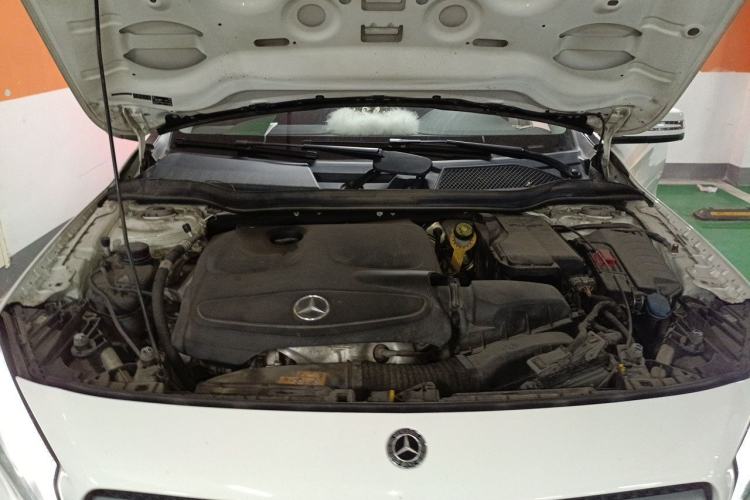 Used Mercedes-Benz GLA 2018 GLA 200 Fashion Model Engine Bay