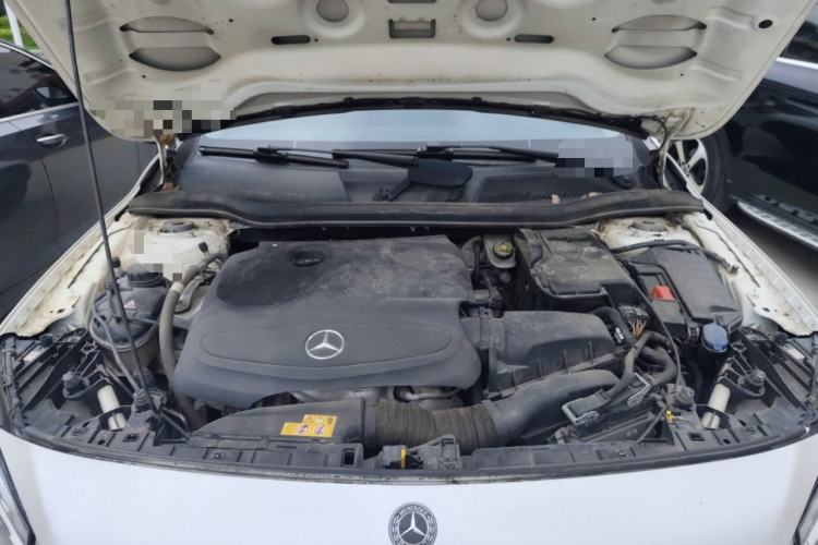 Used Mercedes-Benz GLA 2018 GLA 200 Fashion Model Engine Bay