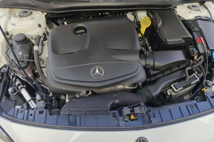 Used Mercedes-Benz GLA 2018 GLA 200 Fashion Model Engine Bay