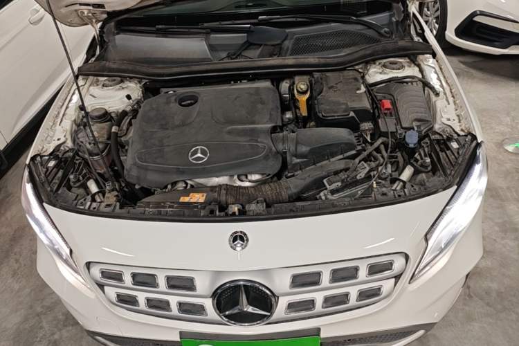 Used Mercedes-Benz GLA 2018 GLA 200 Fashion Model Engine Bay