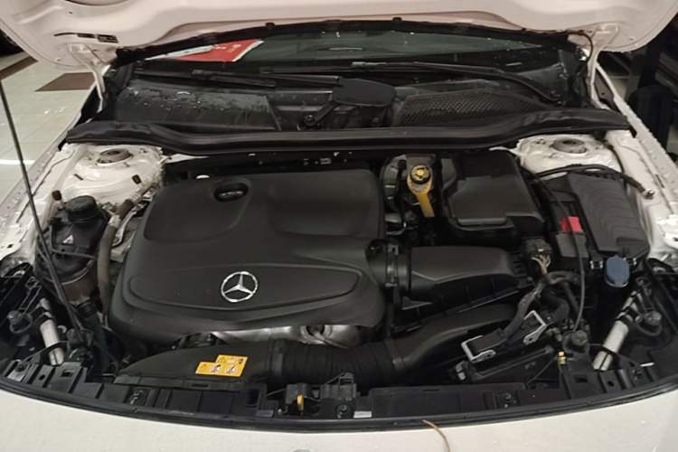 Used Mercedes-Benz GLA 2018 GLA 200 Fashion Model Engine Bay