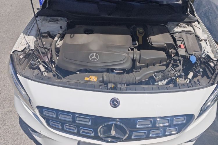 Used Mercedes-Benz GLA 2018 GLA 220 4MATIC Sport Edition Engine Bay