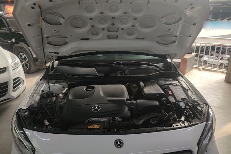 Used Mercedes-Benz GLA 2018 GLA 200 Fashion Model Engine Bay
