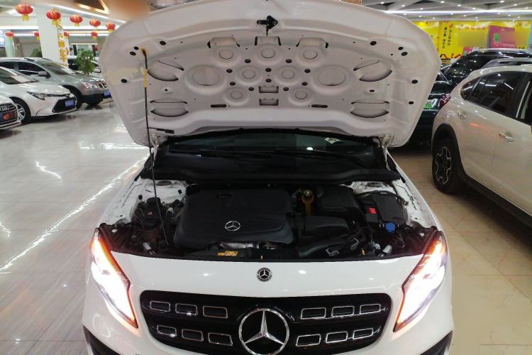 Used Mercedes-Benz GLA 2018 GLA 220 4MATIC Sport Edition Engine Bay
