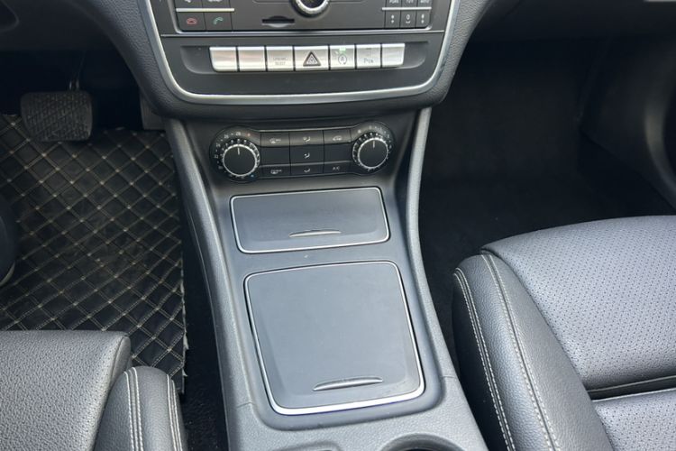 Used Mercedes-Benz GLA 2018 GLA 200 Fashion Model Engine Bay