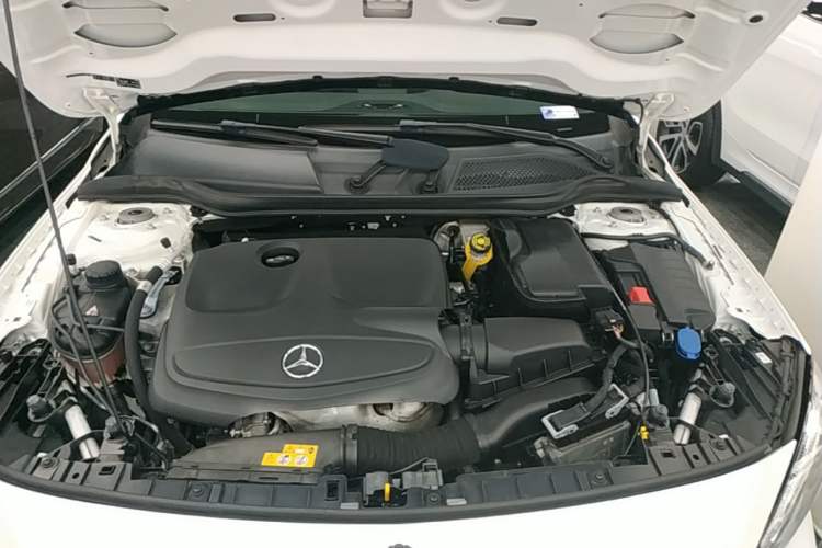 Used Mercedes-Benz GLA 2018 GLA 200 Fashion Model Engine Bay
