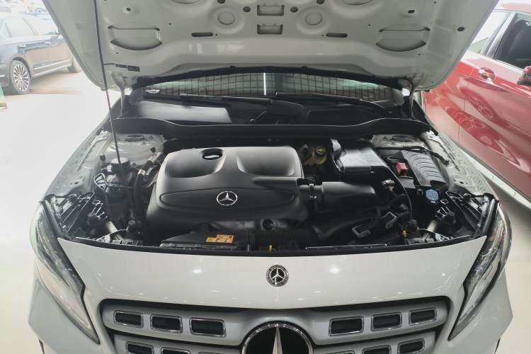 Used Mercedes-Benz GLA 2018 GLA 200 Fashion Model Engine Bay