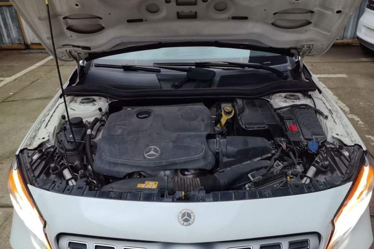 Used Mercedes-Benz GLA 2018 GLA 200 Fashion Model Engine Bay
