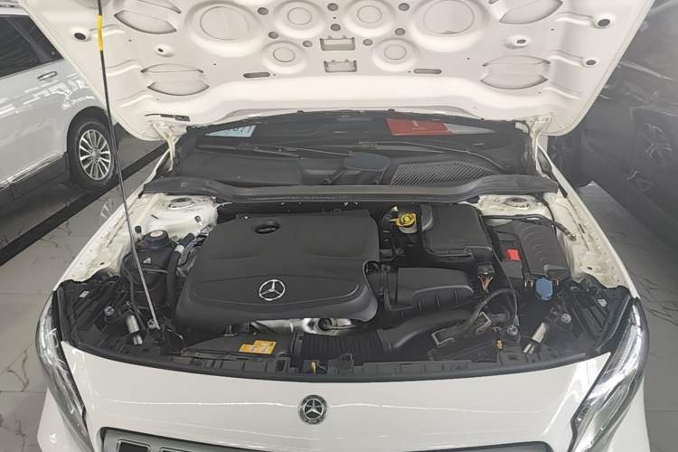 Used Mercedes-Benz GLA 2018 GLA 200 Fashion Model Engine Bay