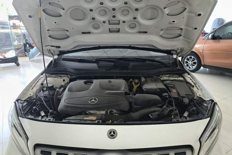 Used Mercedes-Benz GLA 2018 GLA 200 Fashion Model Engine Bay