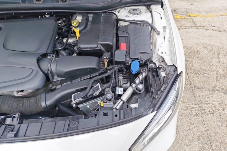 Used Mercedes-Benz GLA 2018 GLA 200 Fashion Model Engine Bay Left