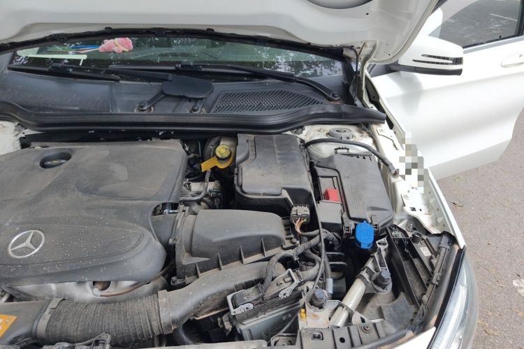Used Mercedes-Benz GLA 2018 GLA 200 Fashion Model Engine Bay Left