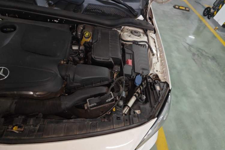 Used Mercedes-Benz GLA 2018 GLA 200 Fashion Model Engine Bay Left