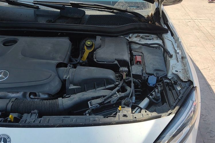 Used Mercedes-Benz GLA 2018 GLA 220 4MATIC Sport Edition Engine Bay Left