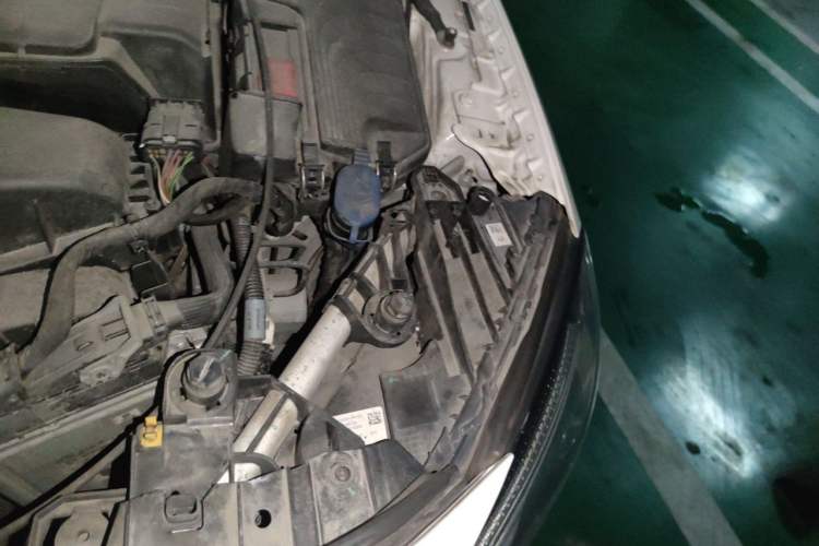 Used Mercedes-Benz GLA 2018 GLA 200 Fashion Model Engine Bay Left